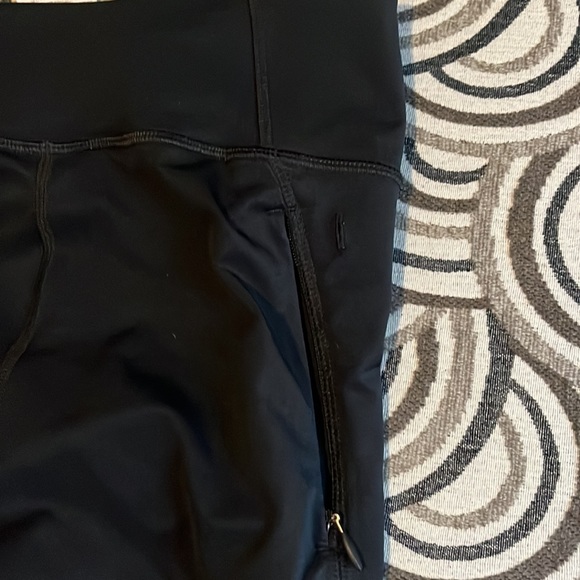 Under Armour "Fly By" Running Capri pants cropped heat gear small black EUC - Picture 10 of 11